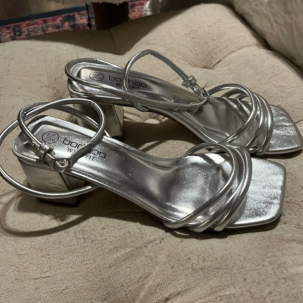 boohoo silver shoes, size 8